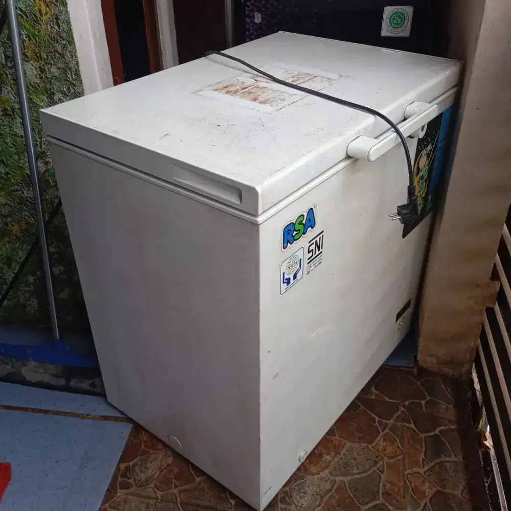 Freezer merek RSA