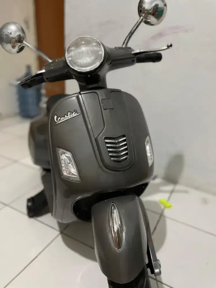 Motor Vespa anak- anak