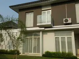 Rumah di Kota Baru Parahyangan, Nyaman Dekat Pusat Perbelanjaan