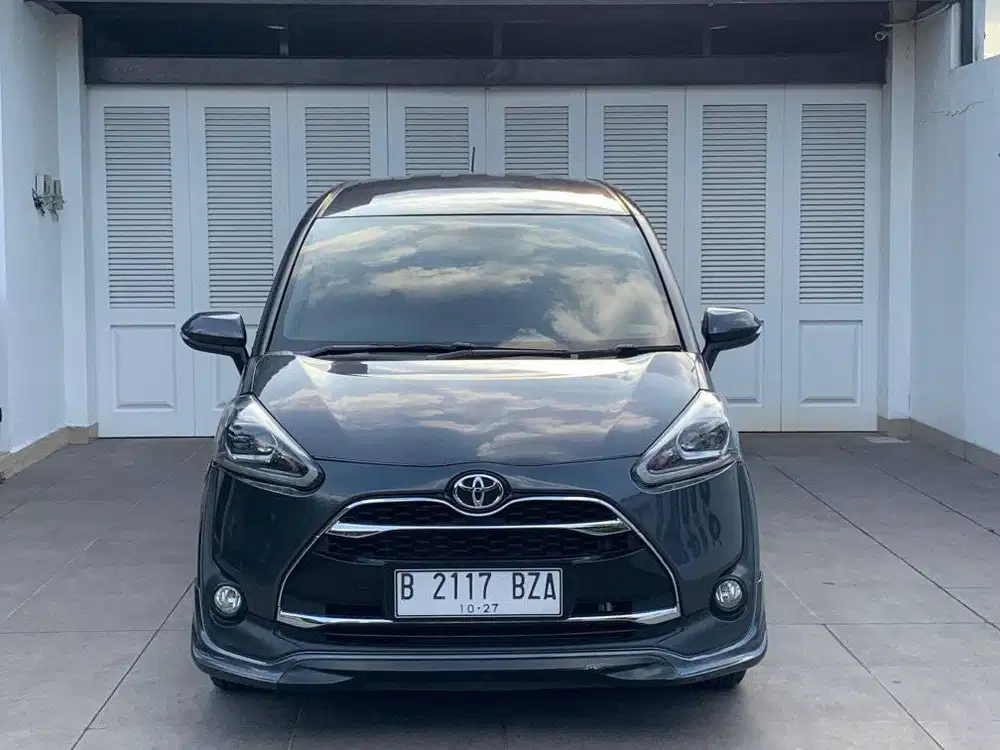 Toyota Sienta Q AT 2017