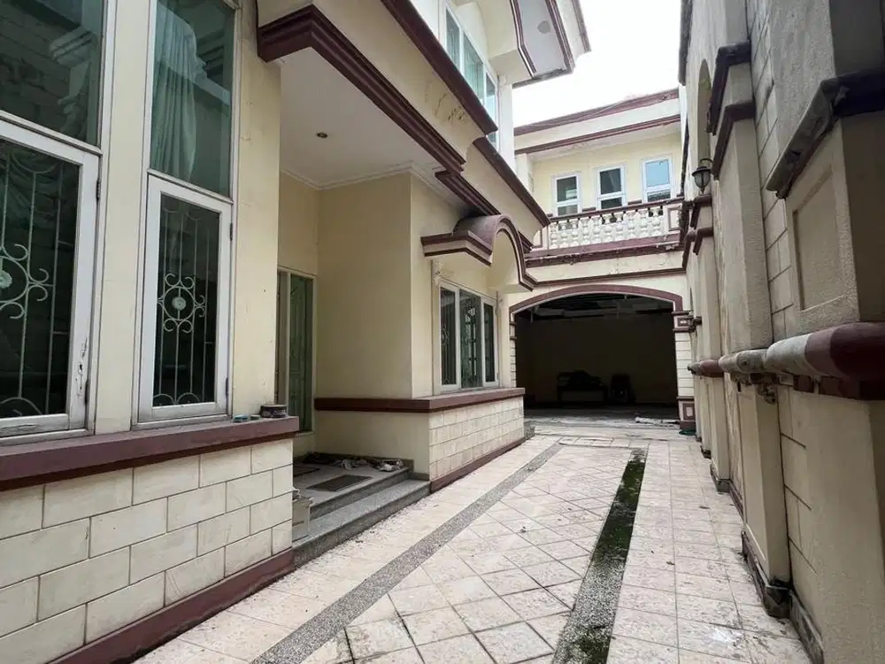 Rumah Mewah Siap Huni Laguna Regency Pakuwon City Surabaya