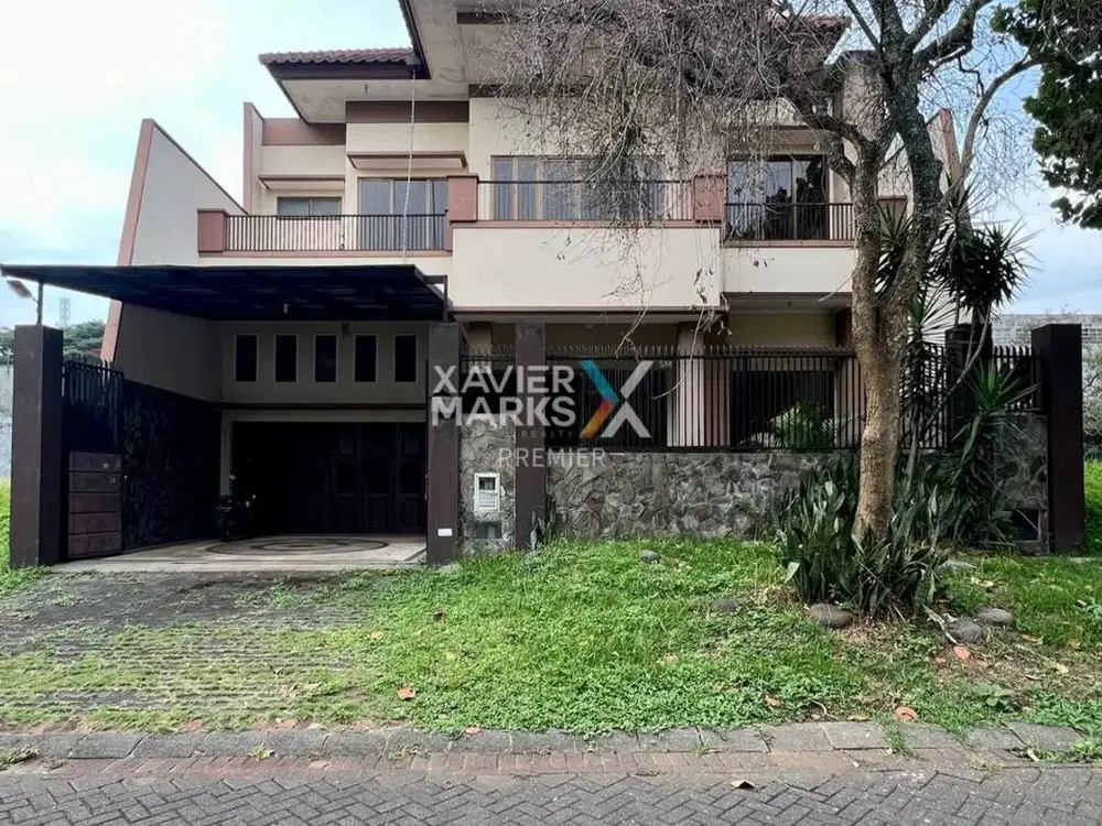 Dijual Rumah Mewah Klasik di Boulevard Cluster Nieuw Indie Araya