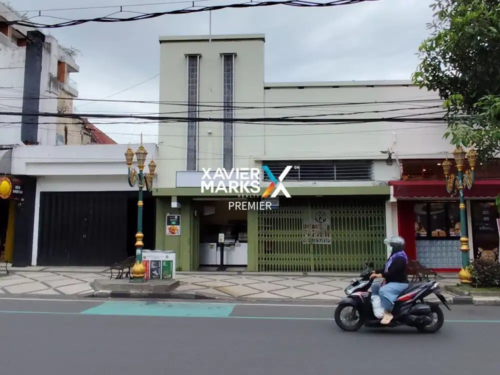 Dijual Rumah Cocok Untuk Bisnis + Rooftop di Jl. Basuki Rahmat, Malang