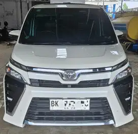 Voxy matic 2018 Putih