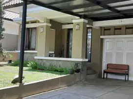 Rumah di Kota Baru Parahyangan, Mewah dan Luas 1 Lantai