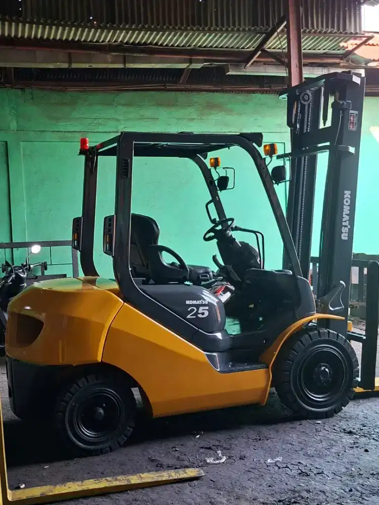 Forklift Komatsu 2,5 Ton,Matic,Tiang 4 Meter,Seri FD25-17,Tahun 2019