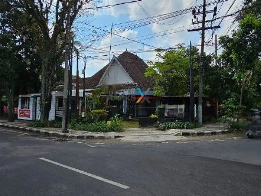 Dijual Rumah Klasik Kolonial, Bangunan Belanda di Jl. Gunung - gunung