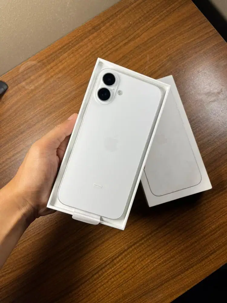 Iphone 16 plus 256gb iBox white titanium. Terima tukar tambah