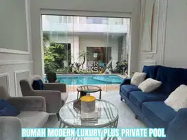 Rumah Modern Luxury plus Privat pool di Villa Puncak Tidar Malang