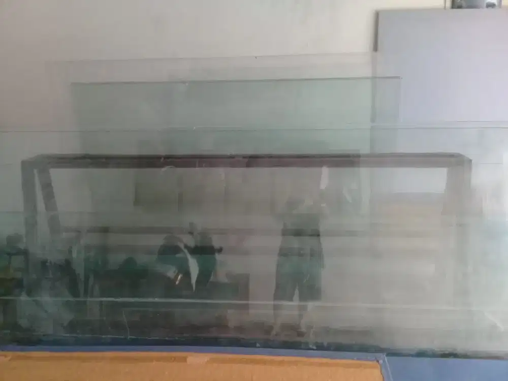Kaca tempered 12 mm