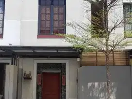 Termurah Rumah 2 Lantai Siap Huni di Grand Harvest, Surabaya Barat
