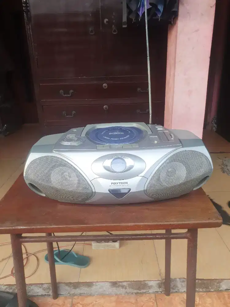 radio kaset Polytron Boxer.
