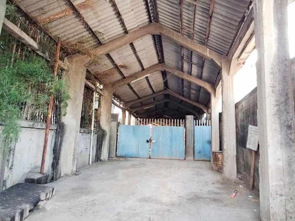 Rumah + Tanah Luas 1.700 m² di Duri Kosambi Raya, Cengkareng – SHM