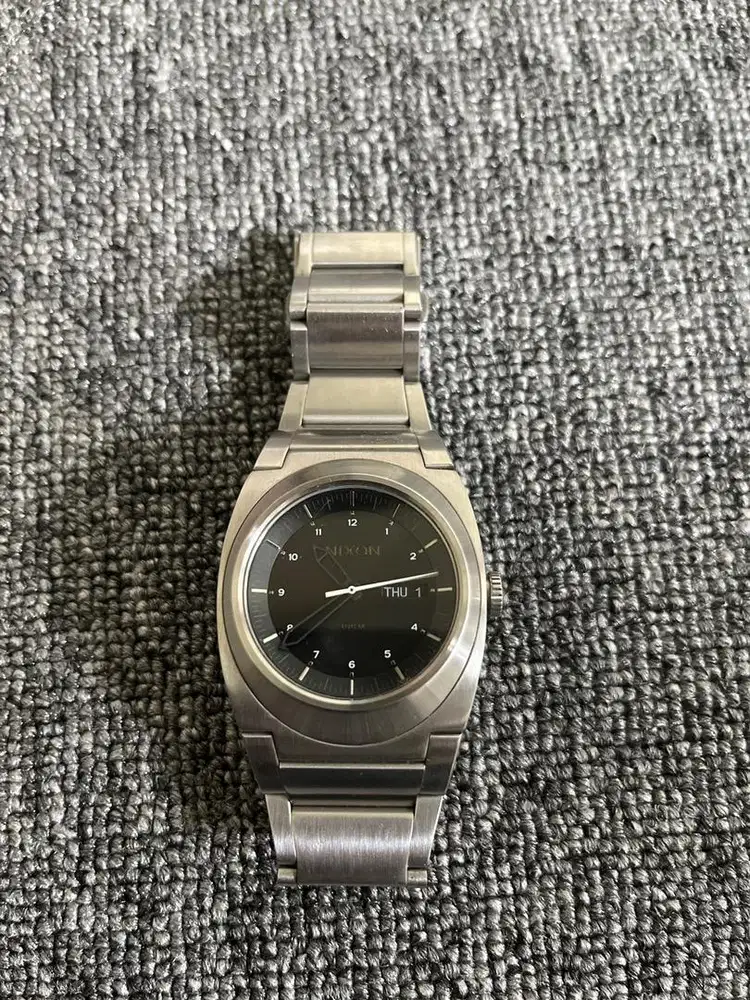 Jam tangan bekas/second nixon
