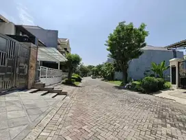 Rumah Siap Huni Villa Royal Dekat Pakuwon City Mall