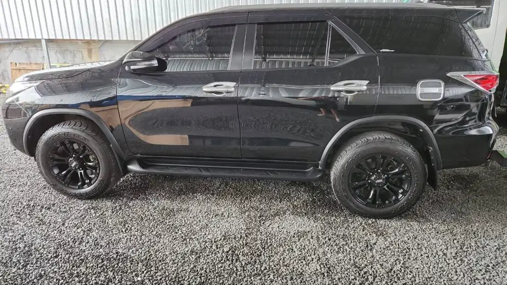 TOYOTA FORTUNER TAHUN 2018 TYPE G (Transmisi Manual) LOW KM
