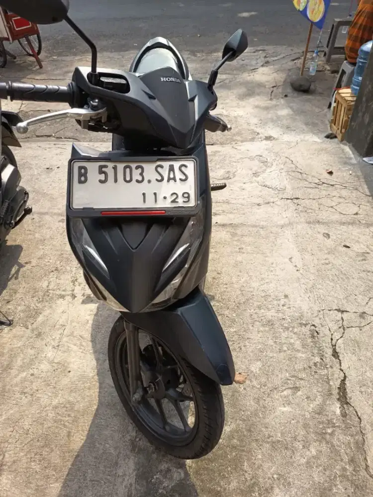 BEAT DELUXE KEYLESS 2024