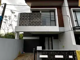 Dijual Rumah Modern Samping Grand Wisata 2 Lantai Shm