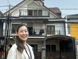 Rumah mewah cocok untuk kenyamanan tinggal Malaka Sari Klender