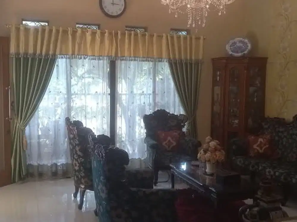 Rumah 1 1/4 Lantai luas 240 di Cluster Aralia, Harapan Indah, Bekasi
