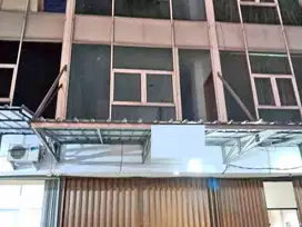 Sewa Ruko 4 Lantai Kebon Jeruk Raya – Lokasi Strategis, 220 m² SHM
