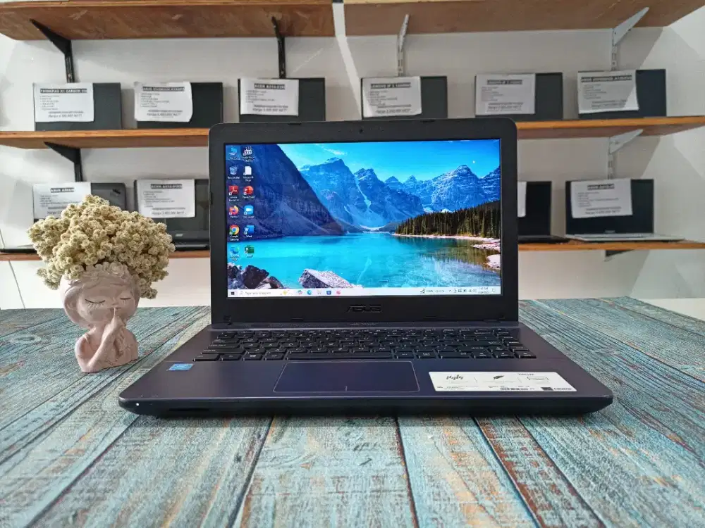 Laptop bekas Asus X441MA Celeron N4020 Ram 4 GB
