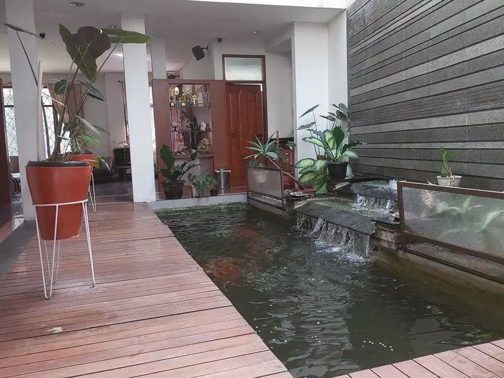 Dijual Rumah Luas dan Unik di Mekar Wangi Bandung