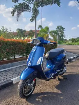 Vespa sprint 2022 KM 4 RB 150cc abs