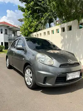 Nissan March 2011 Bensin