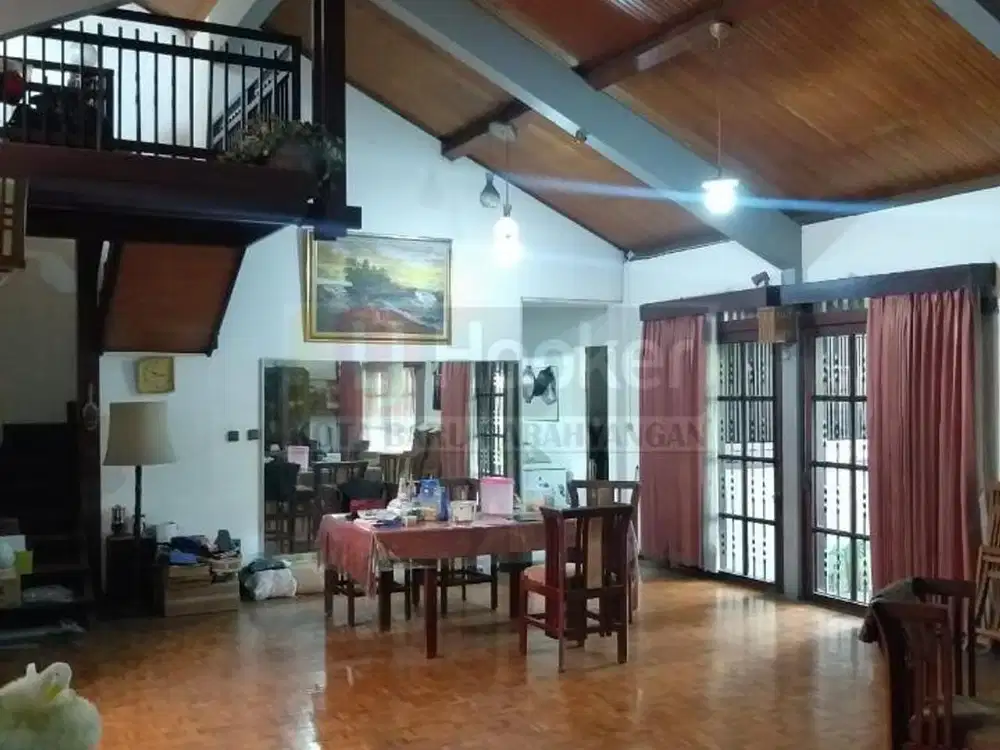 Dijual Rumah 2 Lantai Sudah SHM