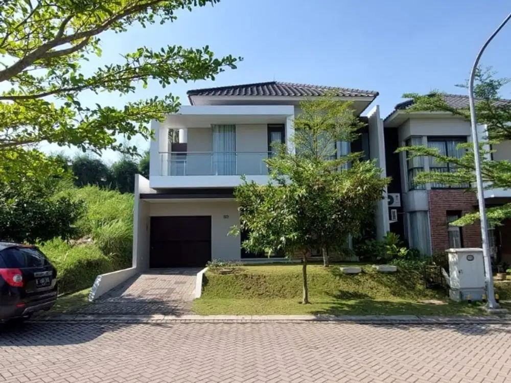 Disewakan Rumah Luas di Kota Baru Parahyangan  Tatar Kumalasinta