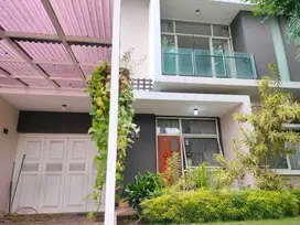Dijual Rumah Mewah Semifurnish di Kota Baru Parahyangan Bandung