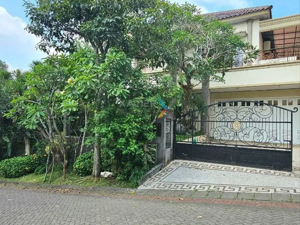 Dijual Rumah Semi Furnish Modern Tropis di Villa Puncak Tidar Malang