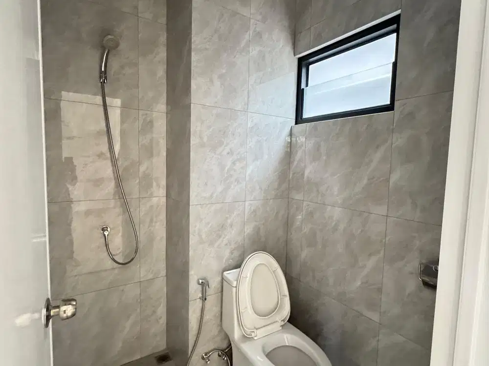 Disewakan Ruko Hoek Greenwich Business Park BSD – 3 Lantai, LT 78 m²