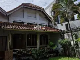 c067 Dijual Rumah Klasik Hitung Tanah di Tengah Kota Malang