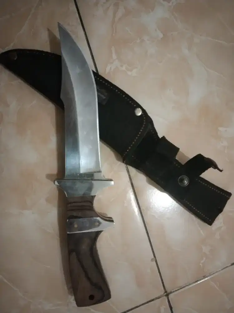Pisau rambo kondisi baik