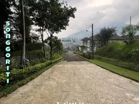 Tanah view pegunungan di depan Pine Hill Villa Songgoriti Batu Malang