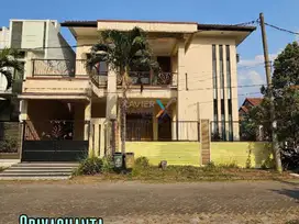 Dijual Rumah Mewah dekat Brawijaya di Griya shanta Suhat Lowokwaru