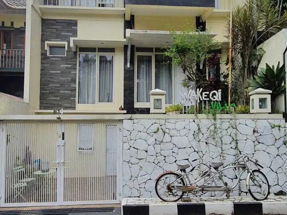 Jual Villa 5 Lantai  Furnish View Danau di Griya Asri Cahaya Cimahi