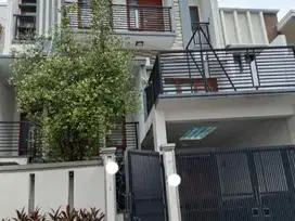Rumah 4 lantai di Palmerah Jakarta Barat, bagus, harga 7,5Miliar