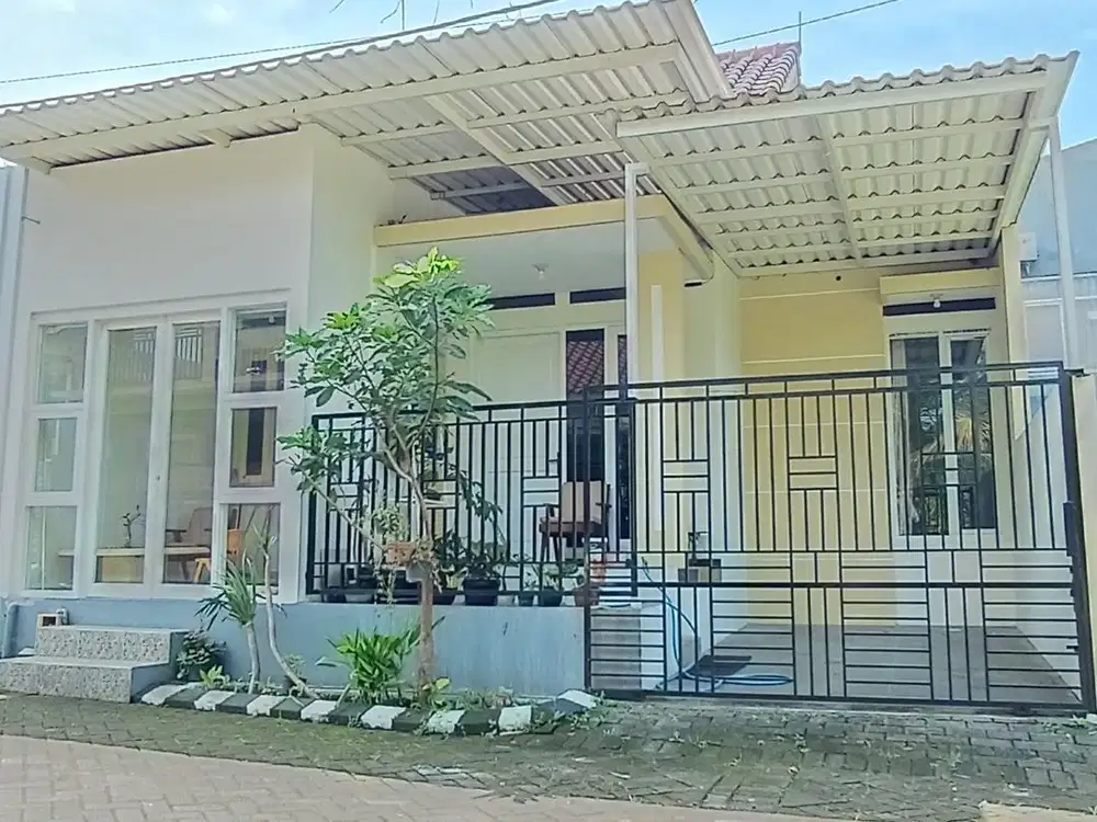 Rumah terawat siap huni Pandanwangi