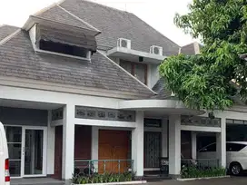 Dijual Rumah Mewah dan Elite di Sersan Bajuri Bandung, sudah SHM
