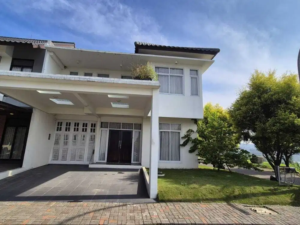 Disewakan Rumah Furnish Luas di Lokaradya Kota Baru Parahyangan