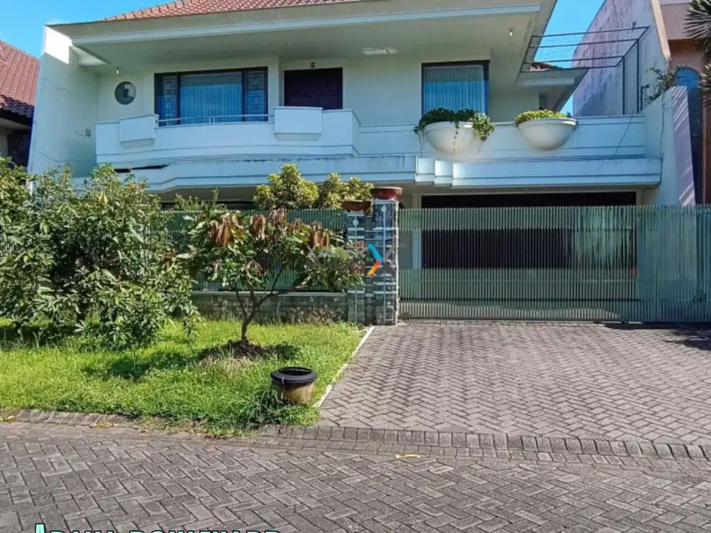 Rumah mewah terawat di Araya Boulevard Malang