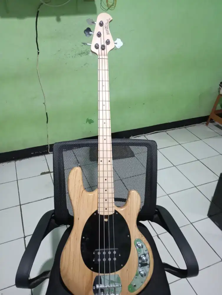 Jual bass elektrik Musicman custom 4 string