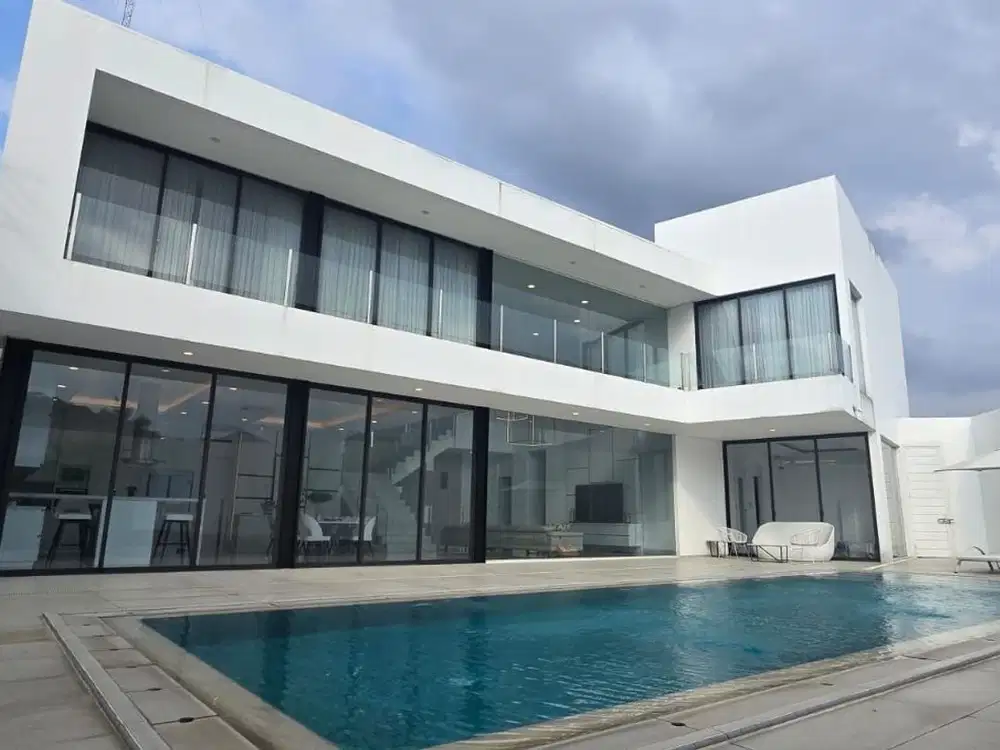 Rumah Modern Private Resort Private S'Pool di Bukit Terrace Golf BSD