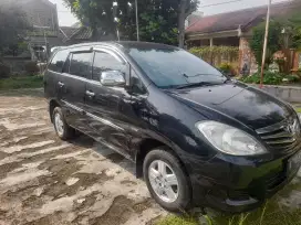 Kijang Innova 2011 E MT
