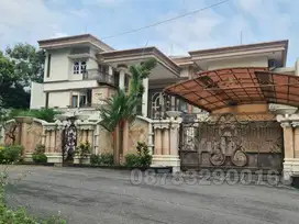 Dijual Rumah Classic Mewah Full Furnished Tingkat 2 Lantai
