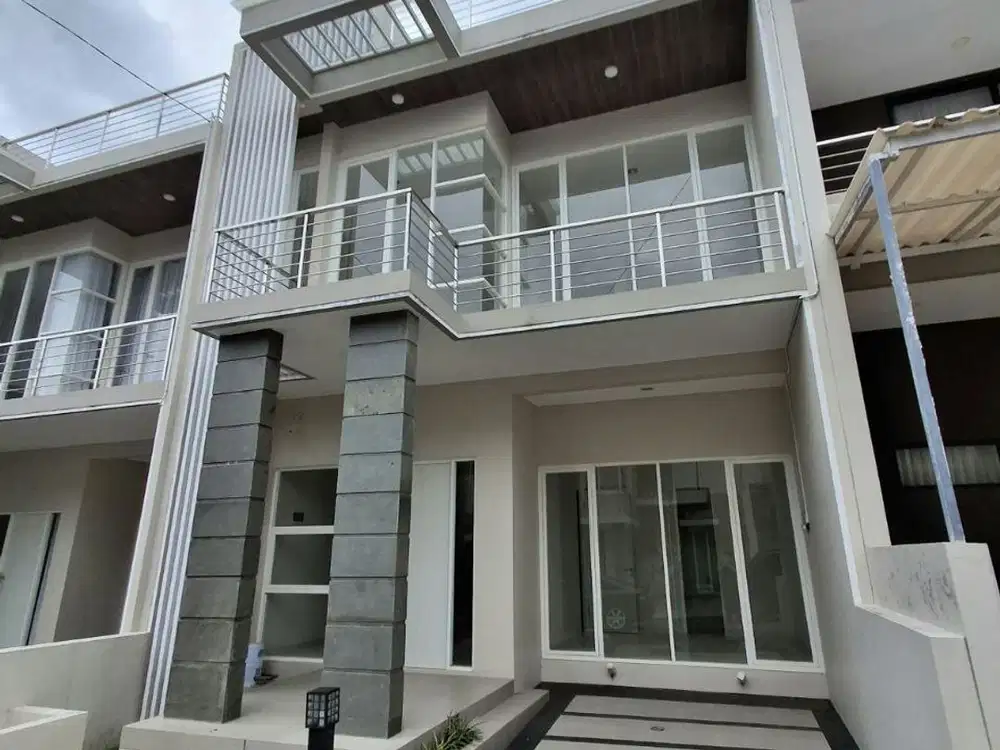 Dijual Rumah Villa Kawasan Wisata di Adikusuma Batu Malang