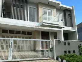 Rumah Villa Royal Pakuwon City New Gress surabaya timur